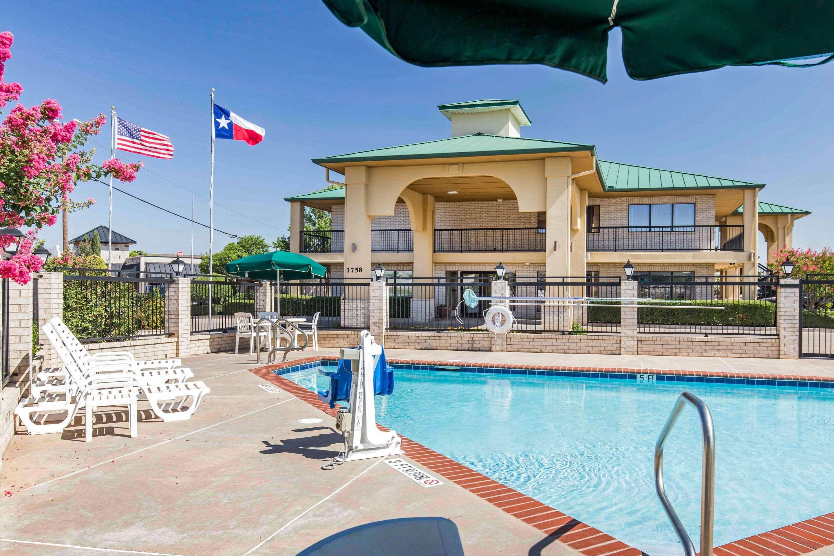 Quality Inn & Suites Abilene Exterior foto